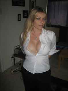 romantic woman looking for guy in Downs, Illinois